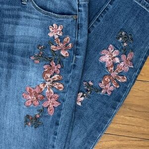 Nine West Embellished Jeans Size 10 Missy Gramercy Skinny Embroidered Floral